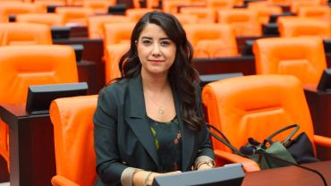 Vekil Dilan Kunt Ayan'dan Fıstık İthalatı Tepkisi: Bakana 4 Soruluk Önerge